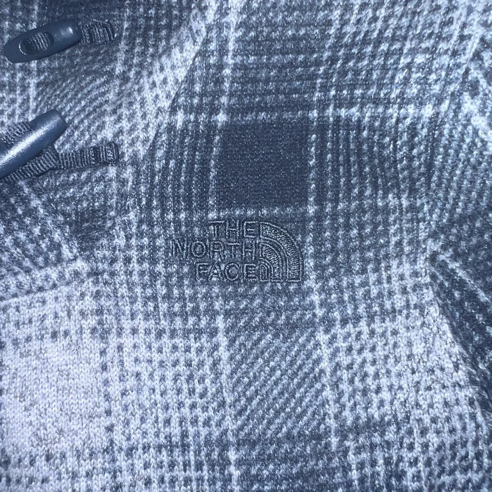 The North Face Gray and Navy Fleece Jacket - Picture 3 of 4